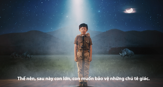 Hành[-]khách[-]của[-]Vietnam[-]Airlines[-]sẽ[-]được[-]thưởng[-]thức[-]đoạn[-]phim[-]lay[-]động[-]trái[-]tim[-]về[-]sừng[-]tê[-]giác